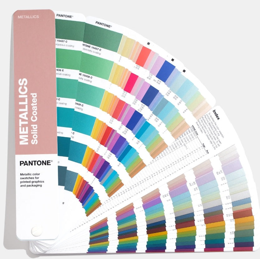 GG1507B,C* Pantone Metálico es una completa colección de 655